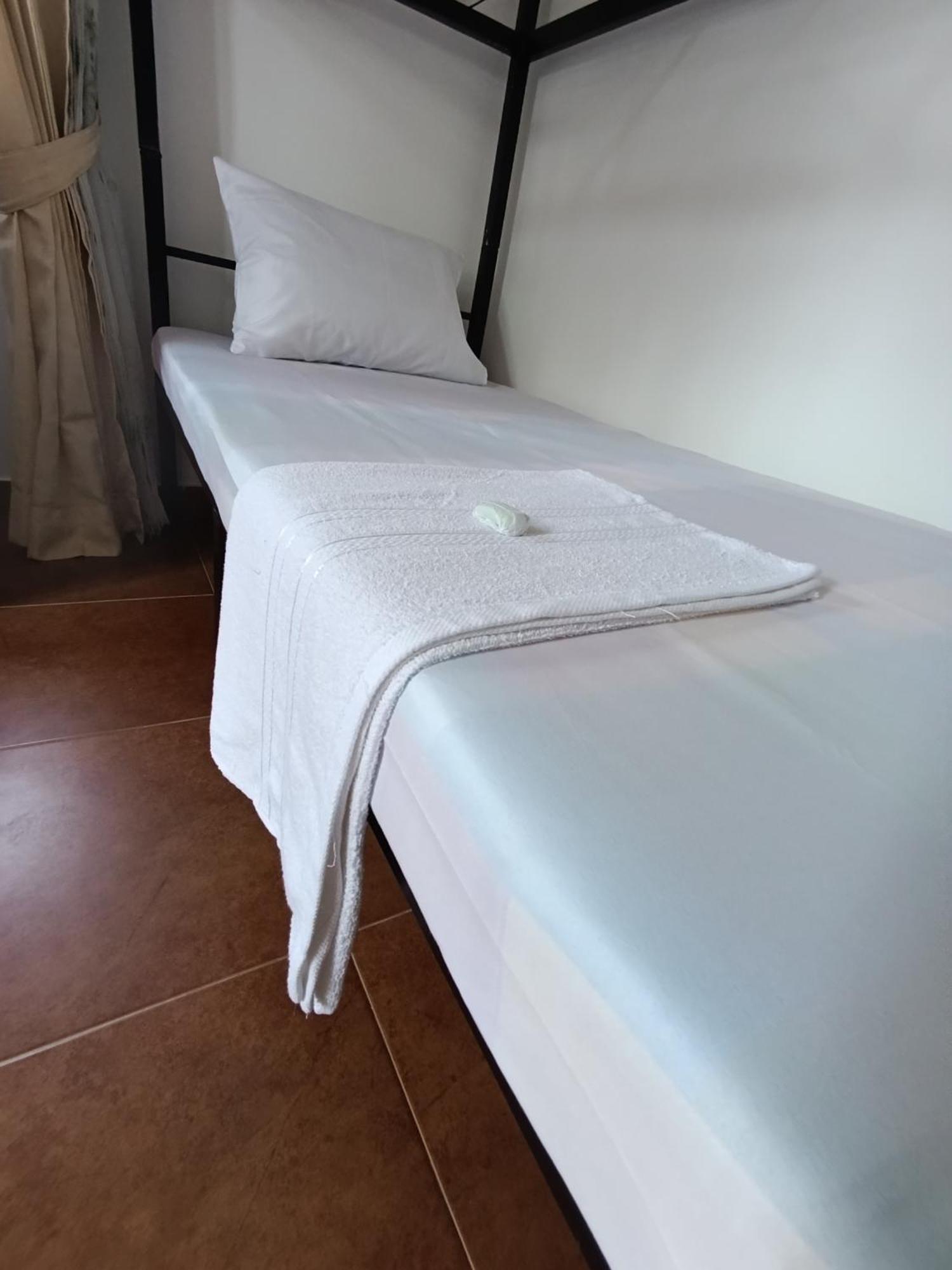 S And P Airport Transit Hostel And Villa 01 Negombo Exterior foto